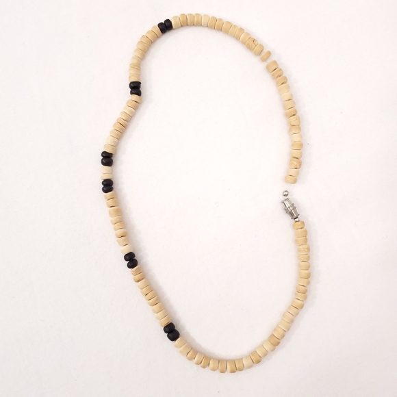 Wooden Bead necklace •natural & black - Picture 3 of 4